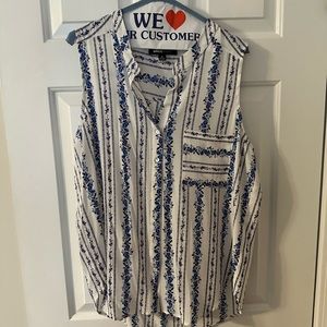 Sleeveless blouse, white with navy pattern. XL
